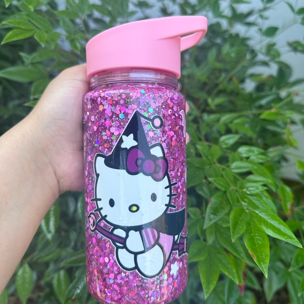 Hello Kitty water bottle snowglobe